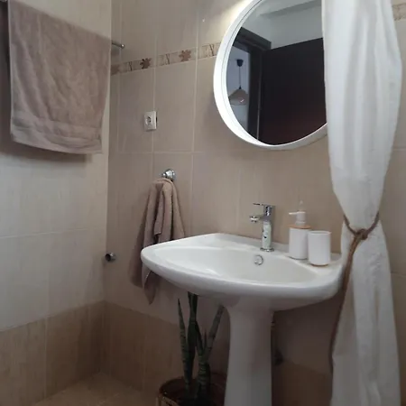 Kyveli's * Nikiti (Sithonia)